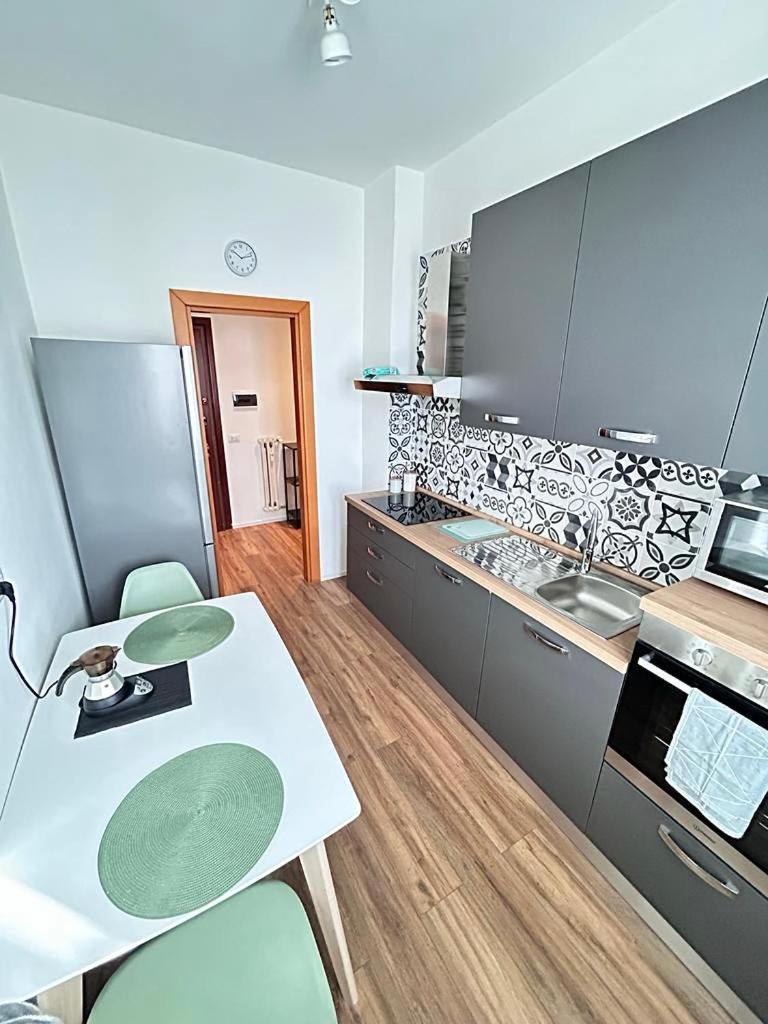 Soleo Guesthouse Monza Buitenkant foto